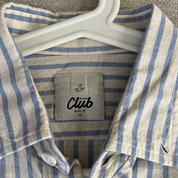 Linen top. - Picture 2 of 3